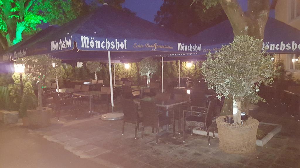 Hotel Restaurant Platamon Feuchtwangen Buitenkant foto