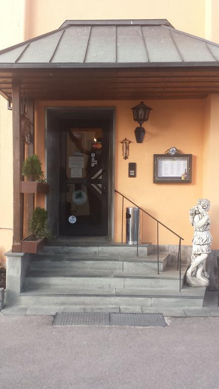 Hotel Restaurant Platamon Feuchtwangen Buitenkant foto