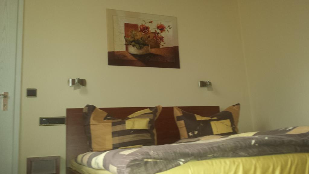 Hotel Restaurant Platamon Feuchtwangen Kamer foto
